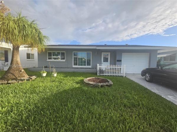Mainlands Of Tamarac Lakes, 5010 NW 51st Ct, Tamarac, Florida 33319, image 1
