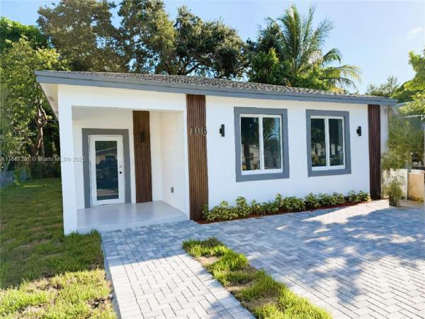 College, 706 SW 7th St, Dania Beach, Florida 33004, image 2