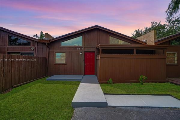 11368 SW 112th Circle Ln S, Unincorporated Dade County, Florida 33176, image 1
