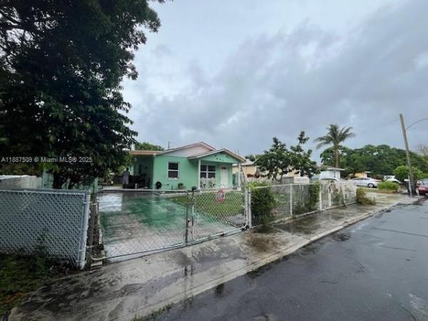 Bunker Hill, 1025 Selkirk St, West Palm Beach, Florida 33405, image 3