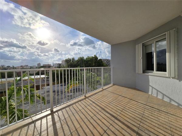 Merritt Place, 637 SW 3 St #404, Miami, Florida 33130, image 1