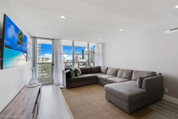 Winston Towers 300, 230 174th St #1207, Sunny Isles Beach, Florida 33160, image 1