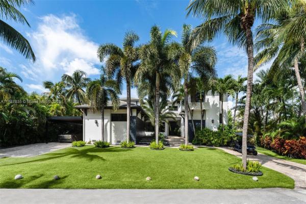 Holiday Colony, 330 Caribbean Rd, Key Biscayne, Florida 33149, image 1