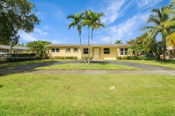 Bel Aire, 19550 Belview Dr, Cutler Bay, Florida 33157, image 2
