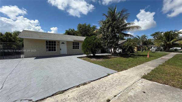 Collier City, 2740 NW 9th St #1, Pompano Beach, Florida 33069, image 1