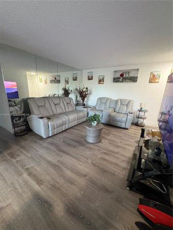 El Jardin De Hialeah, 30 E 39 St #325, Hialeah, Florida 33013, image 1