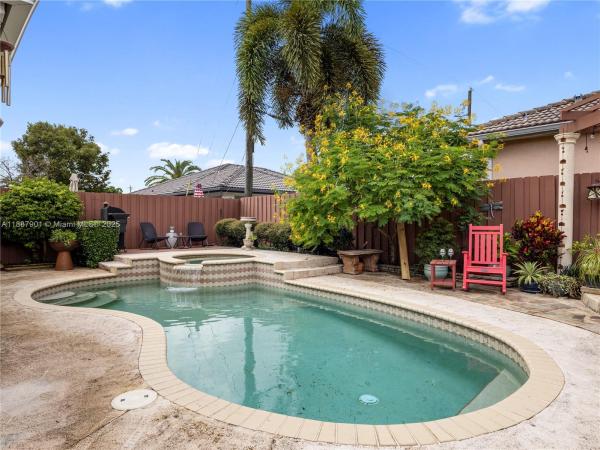 McKeever Terrace, 4370 SW 82nd Ave, Olympia Heights, Florida 33155, image 3