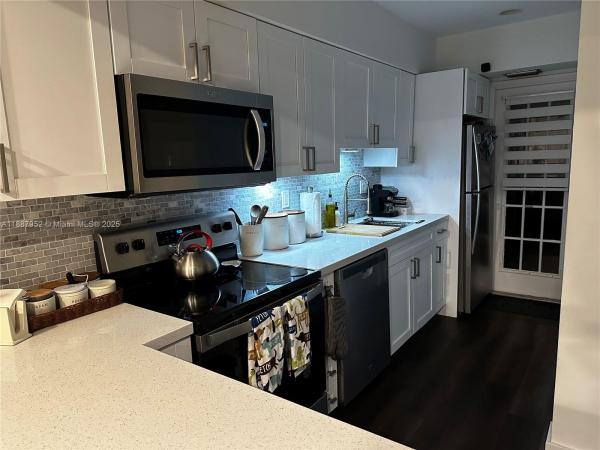 The Haylofts Of Coral Springs, 3971 Coral Springs Dr #17, Coral Springs, Florida 33065, image 1