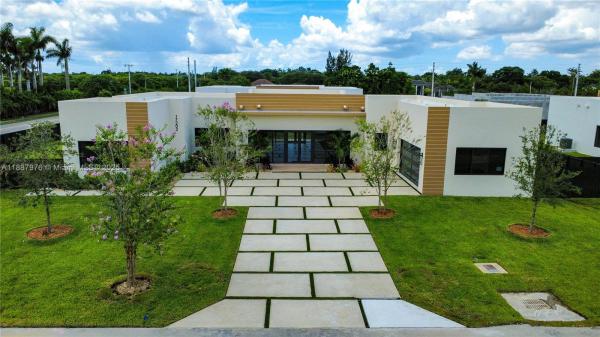 17372 SW 287 St, Unincorporated Dade County, Florida 33030, image 1