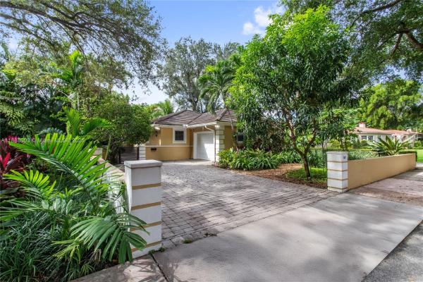 Coral Gables Country Club, 1512 San Rafael Ave, Coral Gables, Florida 33134, image 1