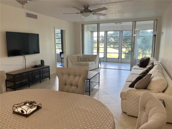 Palm-Aire Country Club 4, 3090 N Course Dr #304, Pompano Beach, Florida 33069, image 1