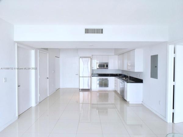 Mint At Riverfront, 92 SW 3rd St #2412, Miami, Florida 33130, image 1