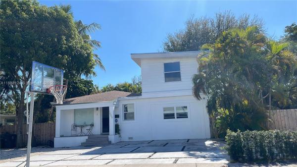 Irons Manor, 1000 NE 134th St, North Miami, Florida 33161, image 1