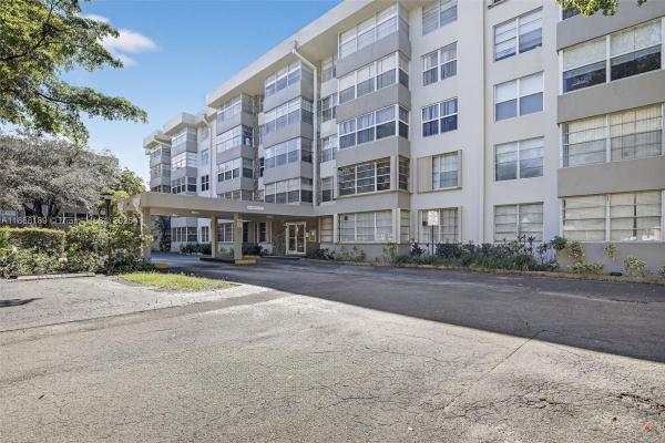 Plantation Place, 6600 Cypress Rd #410, Plantation, Florida 33317, image 1