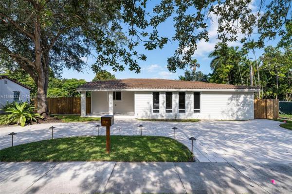 Country Club Estates, 234 Minola Dr, Miami Springs, Florida 33166, image 1