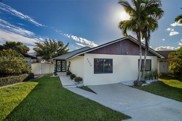 3620 SW 112th Pl, Unincorporated Dade County, Florida 33165, image 1