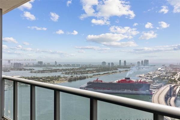 MarinaBlue, 888 Biscayne Blvd #4002, Miami, Florida 33132, image 1