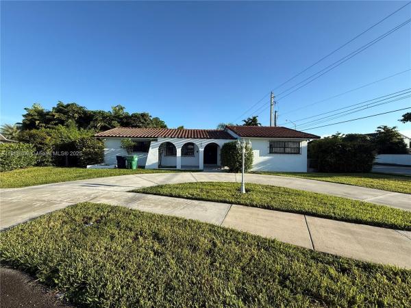 10701 SW 68th St, Unincorporated Dade County, Florida 33173, image 1