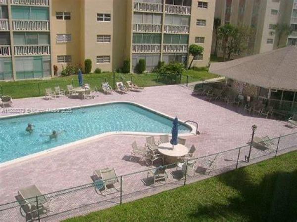 Meadowbrook Towers, 610 NE 12th Ave #308, Hallandale Beach, Florida 33009, image 1