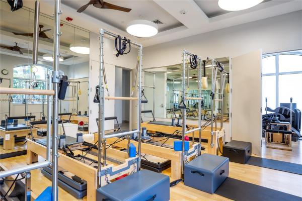 South Tower At The Point, 21055 Yacht Club Dr #606, Aventura, Florida 33180, image 1