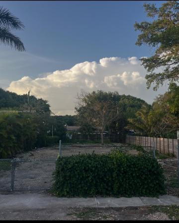 929 NE 14th St, Unincorporated Dade County, Florida 33030, image 1