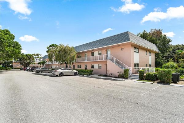 Little Club, 18081 SE Country Club Dr #22-216, Jupiter, Florida 33469, image 2