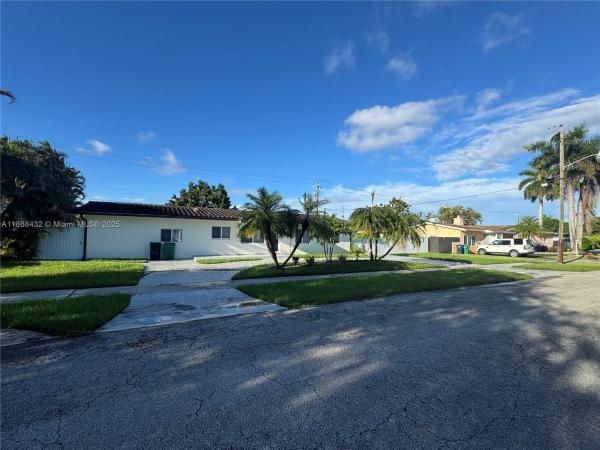 9335 SW 17th St, Unincorporated Dade County, Florida 33165, image 1