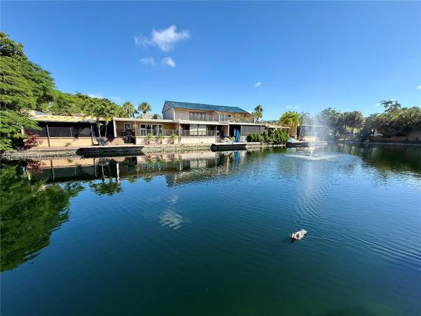Loch Lomond East, 16103 Kingsmoor Way, Miami Lakes, Florida 33014, image 1