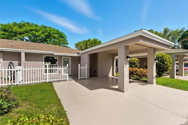 Camelot Village, 6839 Moonlit Dr, Delray Beach, Florida 33446, image 1