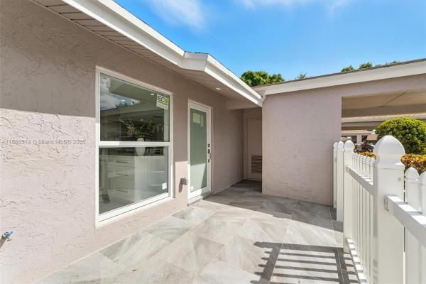 Camelot Village, 6839 Moonlit Dr, Delray Beach, Florida 33446, image 2