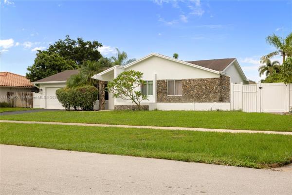 Indian Head At Loggers Run, 20847 Sugarloaf Ln, Boca Raton, Florida 33428, image 2