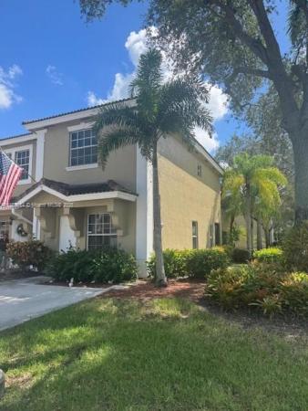 Pelican Pointe, Pembroke Pines, Florida 33025, image 1