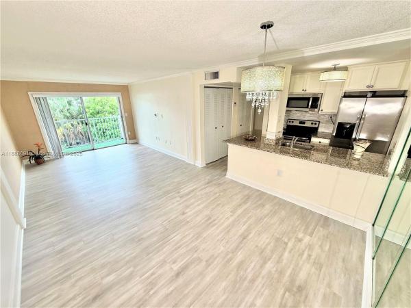 Coral Way Manor, 2530 SW 3 Ave #206, Miami, Florida 33129, image 1
