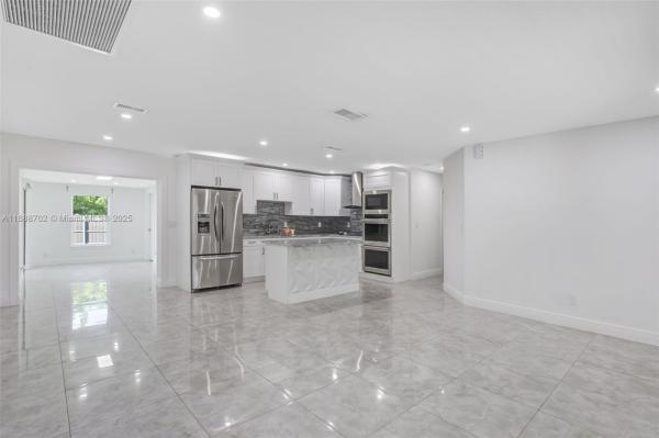 Lehigh Acres, 305 E 6th St, Lehigh Acres, Florida 33975, image 3