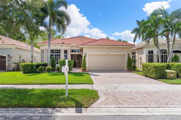 Laguna Isles, 19324 SW 66th St, Pembroke Pines, Florida 33332, image 1
