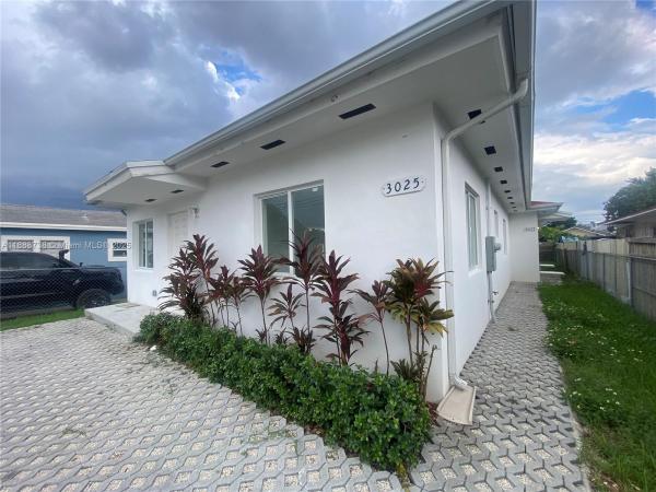 Glenhaven, Miami, Florida 33142, image 1