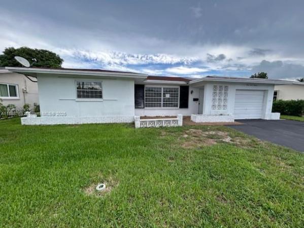 Mainlands Of Tamarac Lakes, 4716 NW 48th Ave, Tamarac, Florida 33319, image 1