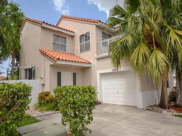 L'Etoile At Emerald Pointe, 3290 N 37th Ter, Hollywood, Florida 33021, image 1