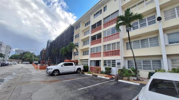 Gulfstream Garden, 215 SE 3rd Ave #202D, Hallandale Beach, Florida 33009, image 1