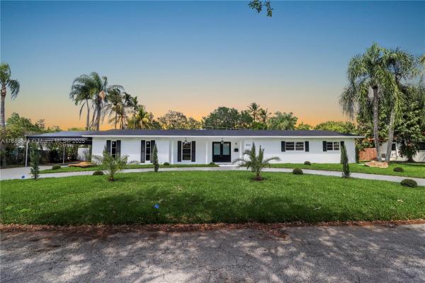 8523 SW 103rd St, Unincorporated Dade County, Florida 33156, image 1
