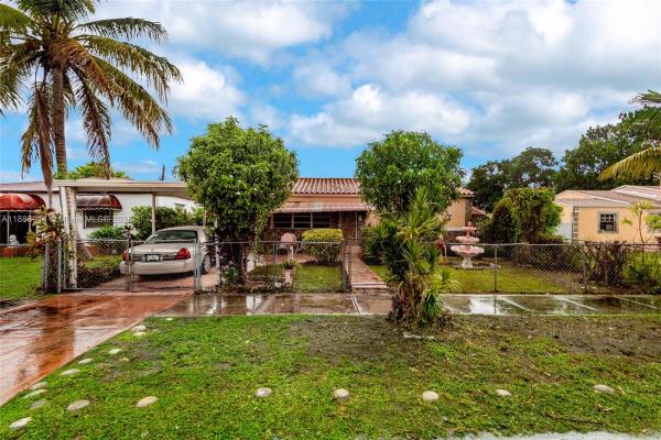 1083 NW 74th St, Unincorporated Dade County, Florida 33150, image 1