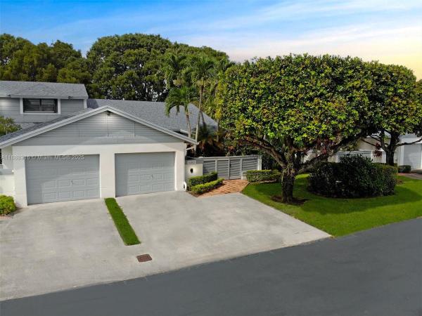 The Townhomes Of Doral Oaks, 10001 NW 52nd Ter, Doral, Florida 33178, image 1