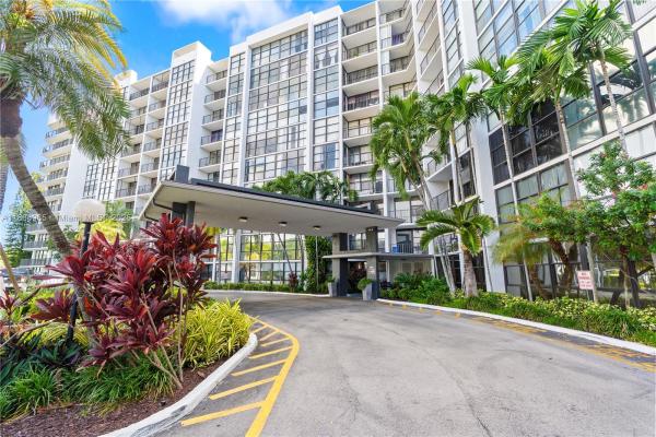 Oceanview Park, 800 Parkview Dr #224, Hallandale Beach, Florida 33009, image 2