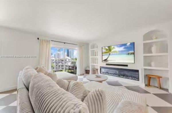 Towne Royale, 17800 Atlantic Blvd #PH14, Sunny Isles Beach, Florida 33160, image 1