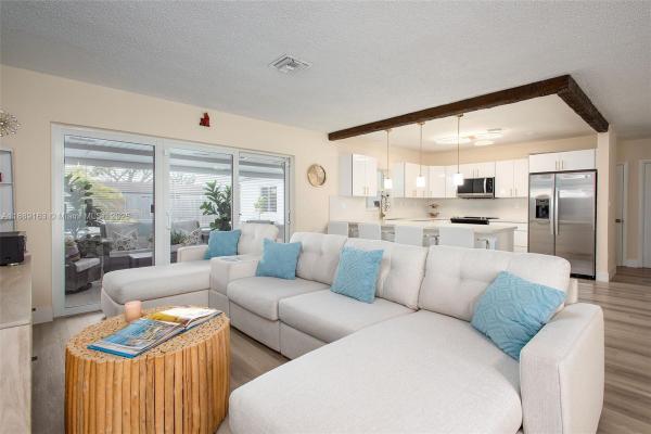 Darlington Manor, 5920 SW 94th Ave, Sunset, Florida 33173, image 2