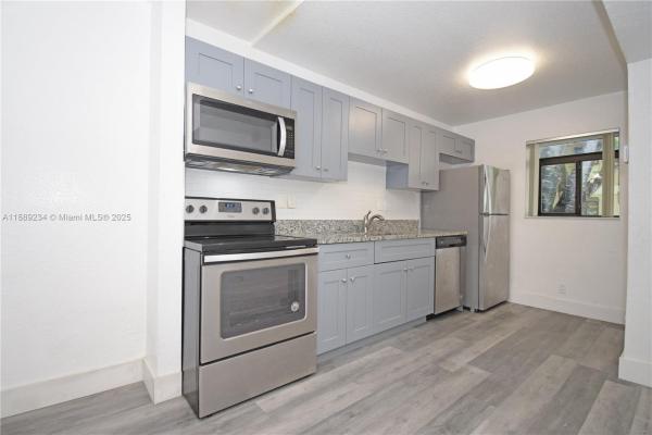 301 Gardens Dr #102, Pompano Beach, Florida 33069, image 1