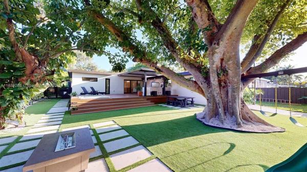 Kent Estates, 641 Nightingale Ave, Miami Springs, Florida 33166, image 1