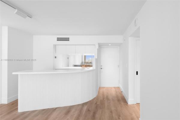 Mirasol Ocean Towers, 2655 Collins Ave #2408, Miami Beach, Florida 33140, image 1