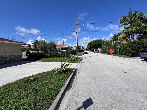Altos Del Mar, 300 N 93rd St, Surfside, Florida 33154, image 2