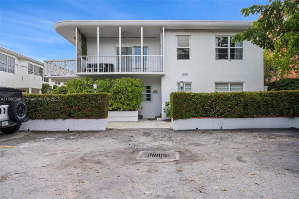 Pinetree Manor, 2858 Pine Tree Dr #5, Miami Beach, Florida 33140, image 1